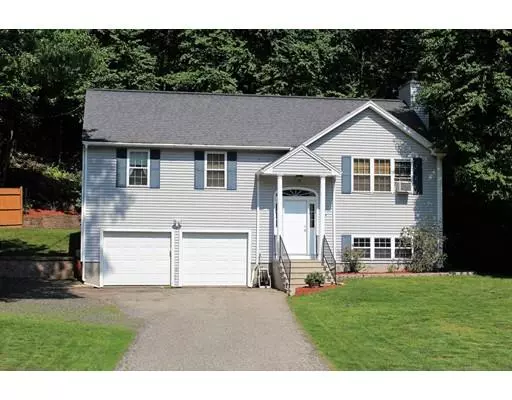 4 Blaker St, Auburn, MA 01501