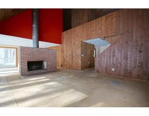 Manchester, MA 01944,132 Old Essex Rd