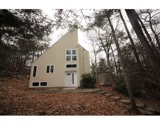 Manchester, MA 01944,132 Old Essex Rd