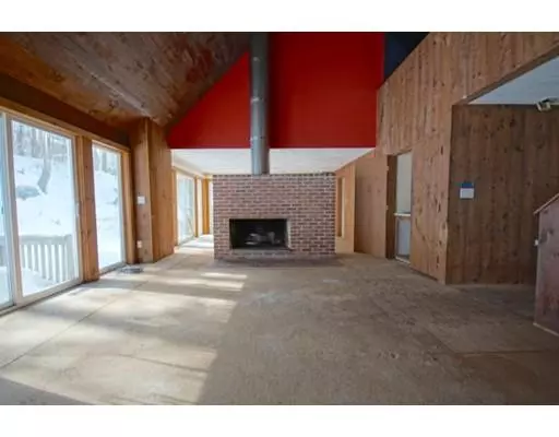 Manchester, MA 01944,132 Old Essex Rd