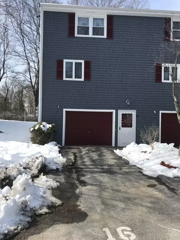 Fall River, MA 02720,120 Lewin St #16
