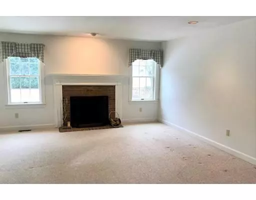 Mashpee, MA 02649,8 Elizabeth Cir