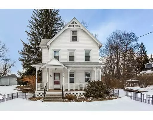 24 Maple St, Wilbraham, MA 01095