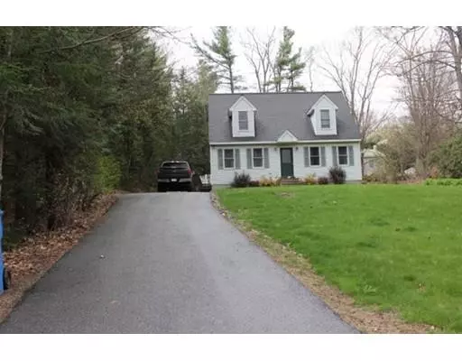 63 Chippewa St, Hubbardston, MA 01452