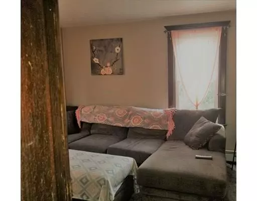 Acushnet, MA 02743,74 Hope St