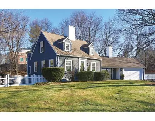 Wellesley, MA 02481,24 Lantern Ln