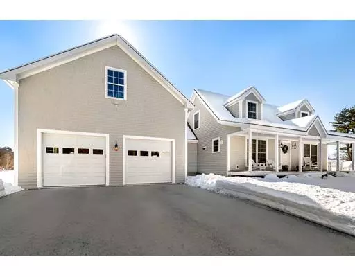 135 Old Oaken Bucket Rd, Scituate, MA 02066