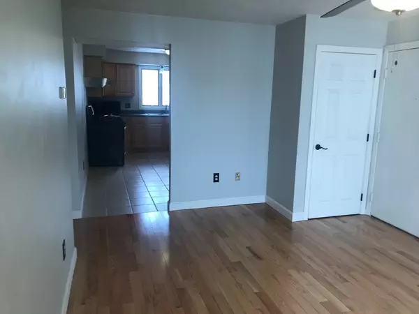 Fall River, MA 02720,50 Clark St #23