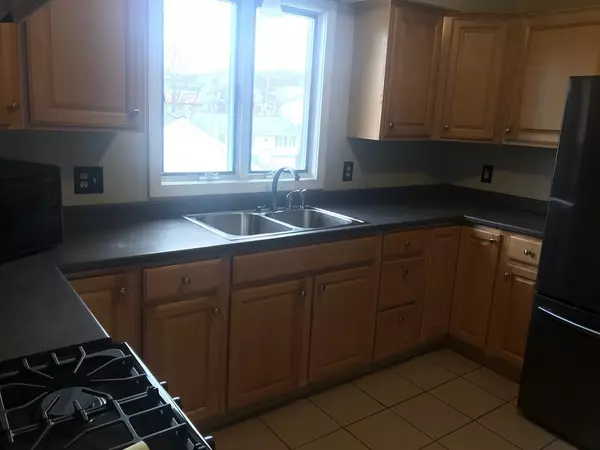 Fall River, MA 02720,50 Clark St #23
