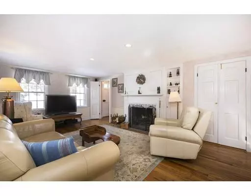 Cohasset, MA 02025,14 Holly Ln