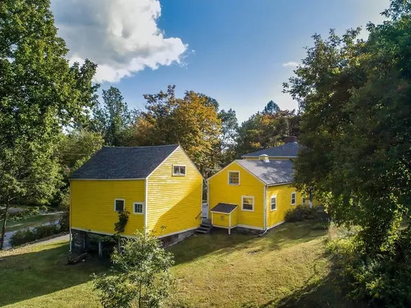 Charlton, MA 01507,483 Stafford St