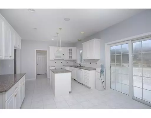 Lakeville, MA 02347,5 Cedar Pond Rd
