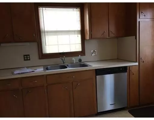 Ludlow, MA 01056,82 Edgewood Road