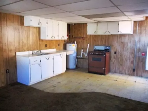 Fitchburg, MA 01420,945 Water St