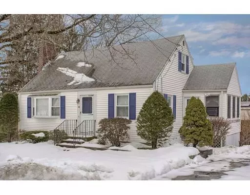 10 Hearthstone Dr, Hudson, MA 01749