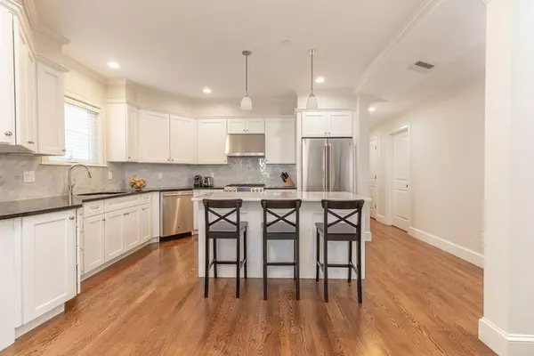 Brookline, MA 02445,114 Davis #2