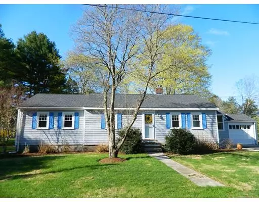 Medfield, MA 02052,11 Lawrence Circle