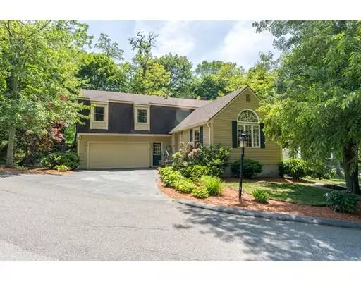 4 Treetop Lane, Lynnfield, MA 01940