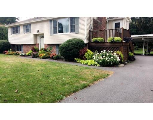 8 Rolling Ln, Hudson, MA 01749