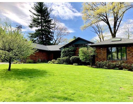 87 Briarcliff Road, Longmeadow, MA 01106