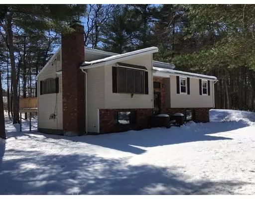 70 Dundee Dr, Bridgewater, MA 02324