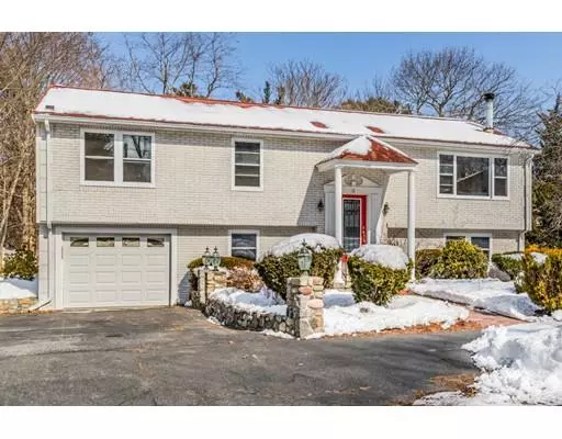 12 Collins Rd, Wakefield, MA 01880