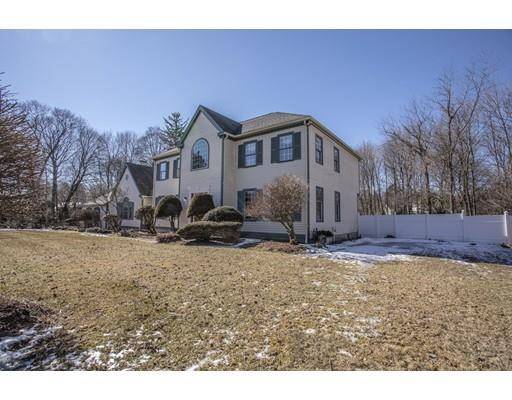 Milton, MA 02186,3 Elias Ln