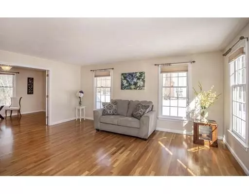 Milton, MA 02186,3 Elias Ln