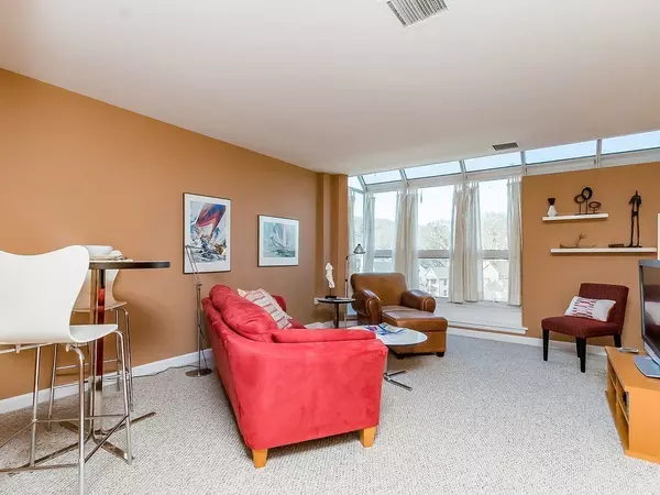 1 Watermill Place #522, Arlington, MA 02476