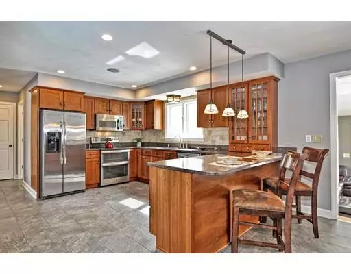 North Attleboro, MA 02760,51 Pond View Way