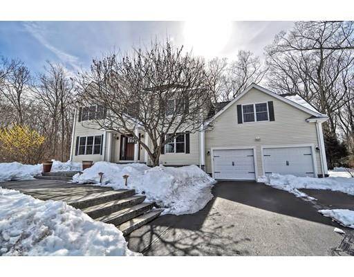 51 Pond View Way, North Attleboro, MA 02760