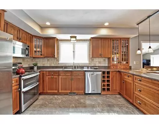 North Attleboro, MA 02760,51 Pond View Way