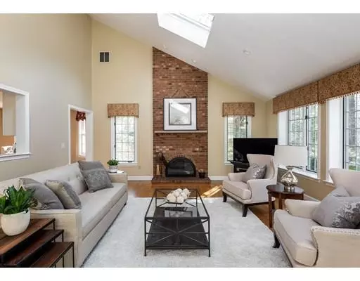 Southborough, MA 01772,4 Wentworth Dr