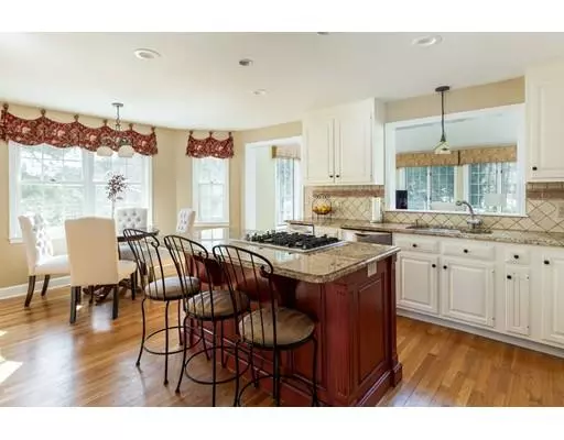 Southborough, MA 01772,4 Wentworth Dr