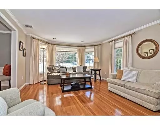 Medfield, MA 02052,15 Pondview Avenue