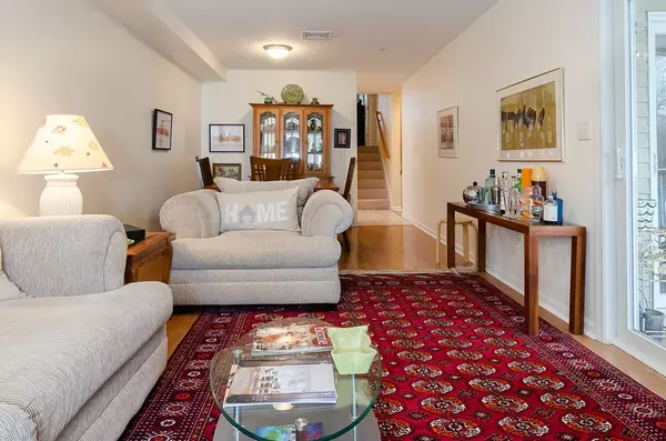 Beverly, MA 01915,2 Duck Pond Rd #121