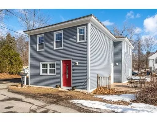 38 Davis St, Tyngsborough, MA 01879