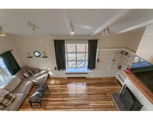 59 Tahattawan Rd, Littleton, MA 01460