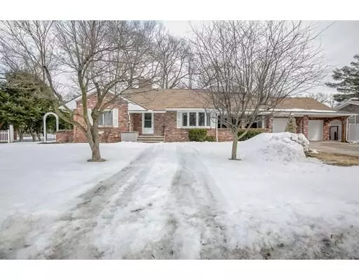 16 Denise Dr, Westfield, MA 01085