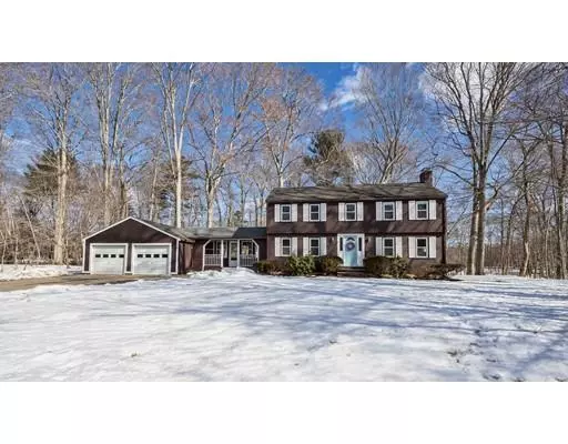 72 Ortins Rd, Hamilton, MA 01982