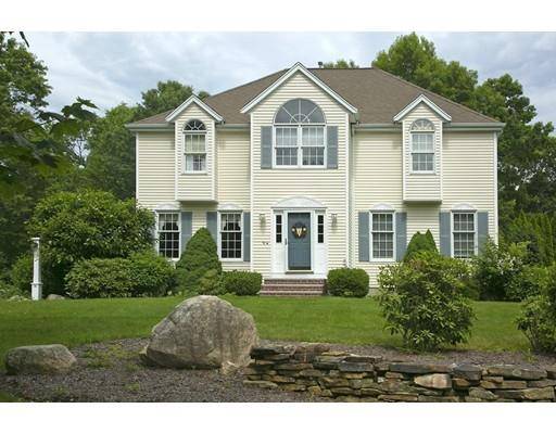 12 Carriage House Lane, Mansfield, MA 02048