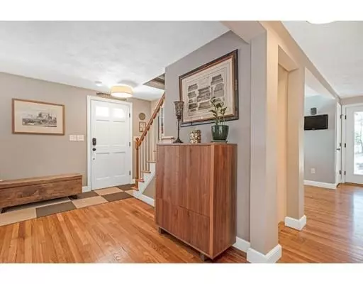 Southborough, MA 01772,12 Woodbury Rd.