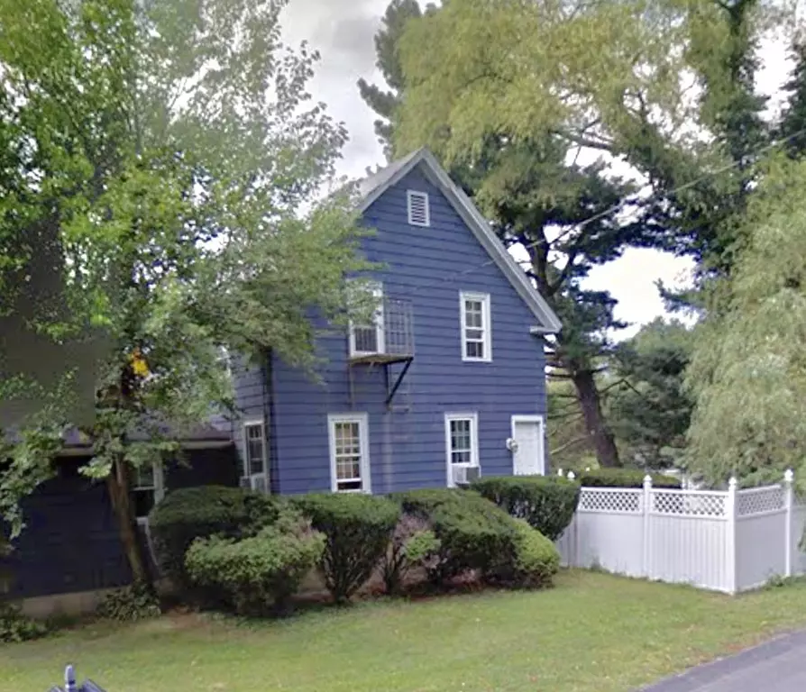 Seekonk, MA 02771,33 Hammond St