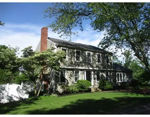 40 Hill St, Cohasset, MA 02025