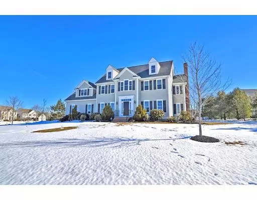 10 Weetamoo Way, Wrentham, MA 02093