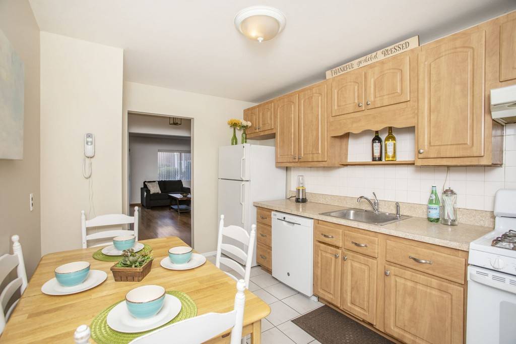 Sharon, MA 02067,35 Bayberry Dr #1
