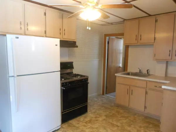 Grafton, MA 01560,105 Elmwood St