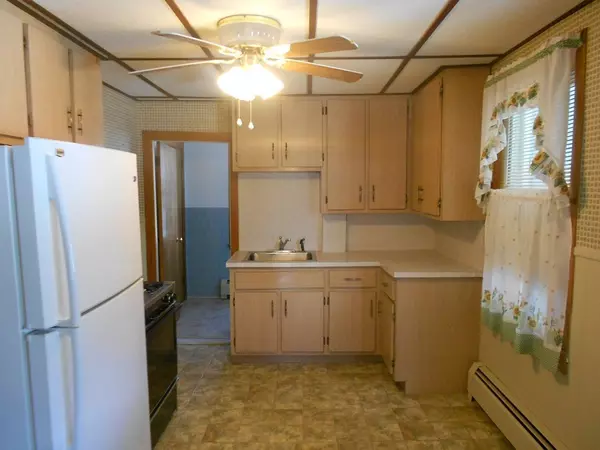 Grafton, MA 01560,105 Elmwood St