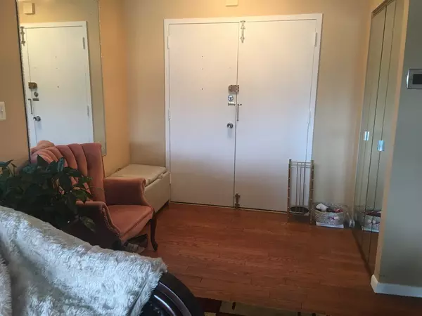 Swampscott, MA 01907,1002 Paradise Rd #3Q