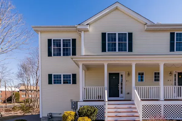 9 Blue Jay Cir #1, Wakefield, MA 01880